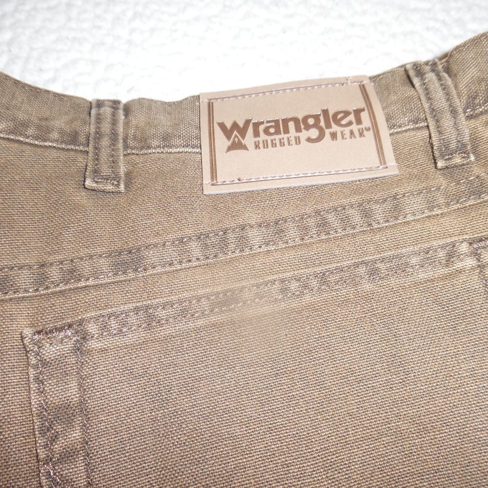 WRANGLER JEANS.  INSULATED. TAN. 42X30. MENS